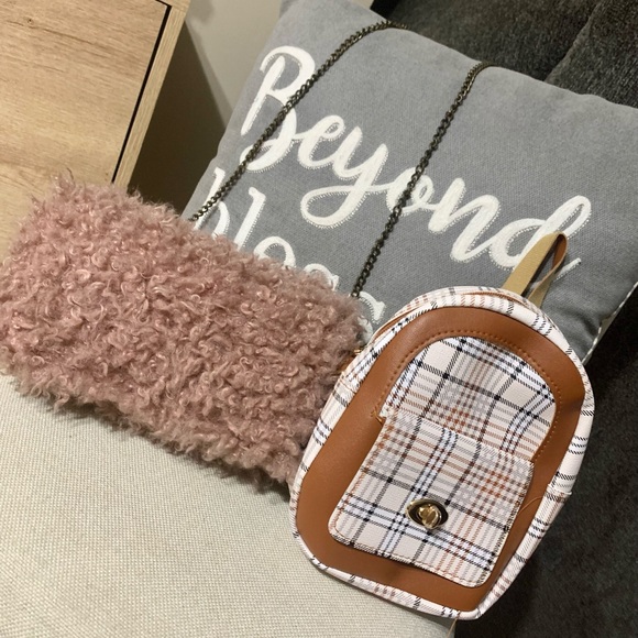 Handbags - Picture 1 of 1